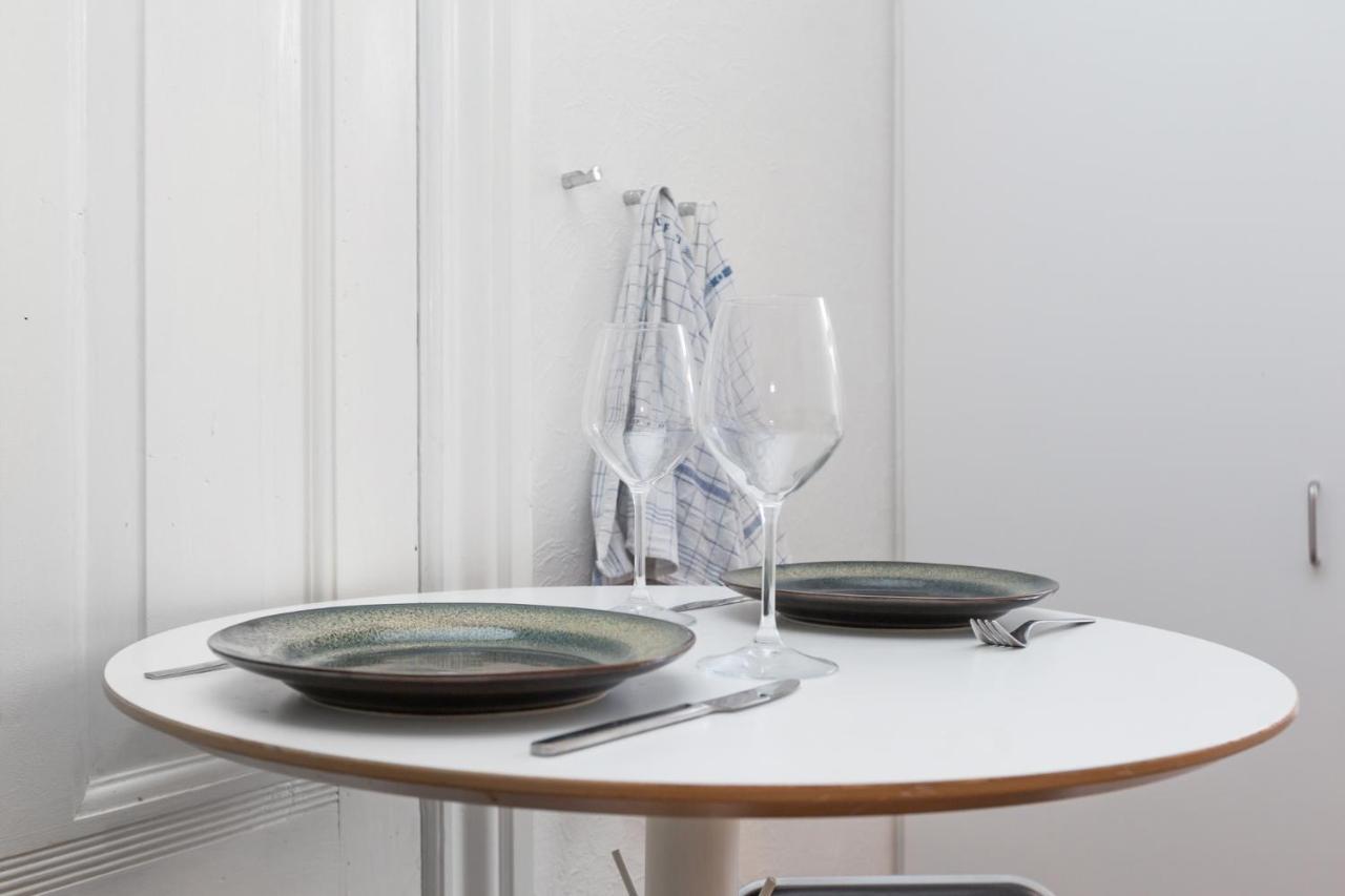 5 Min Fra Banegarden - Plads Til 4-Personer Apartment Aalborg Bagian luar foto