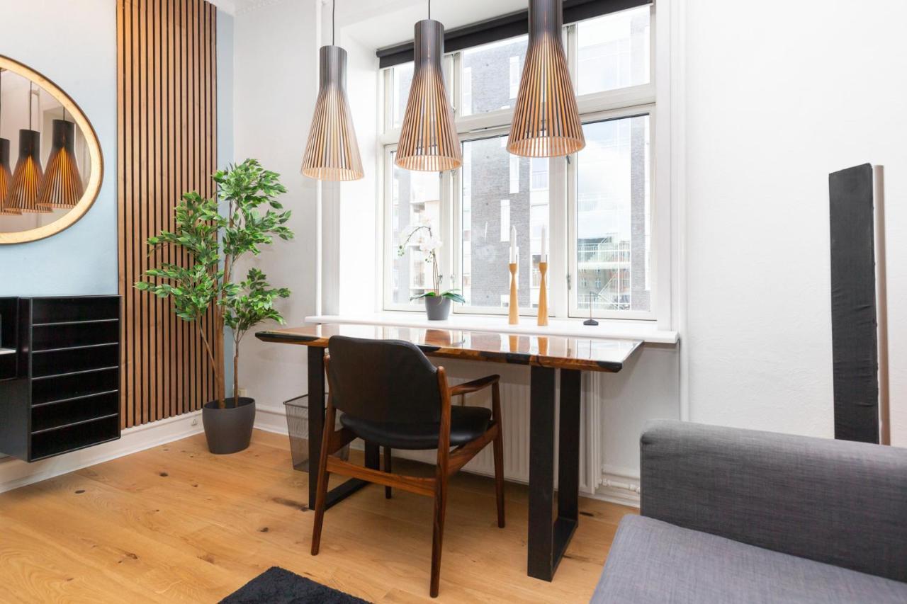 5 Min Fra Banegarden - Plads Til 4-Personer Apartment Aalborg Bagian luar foto