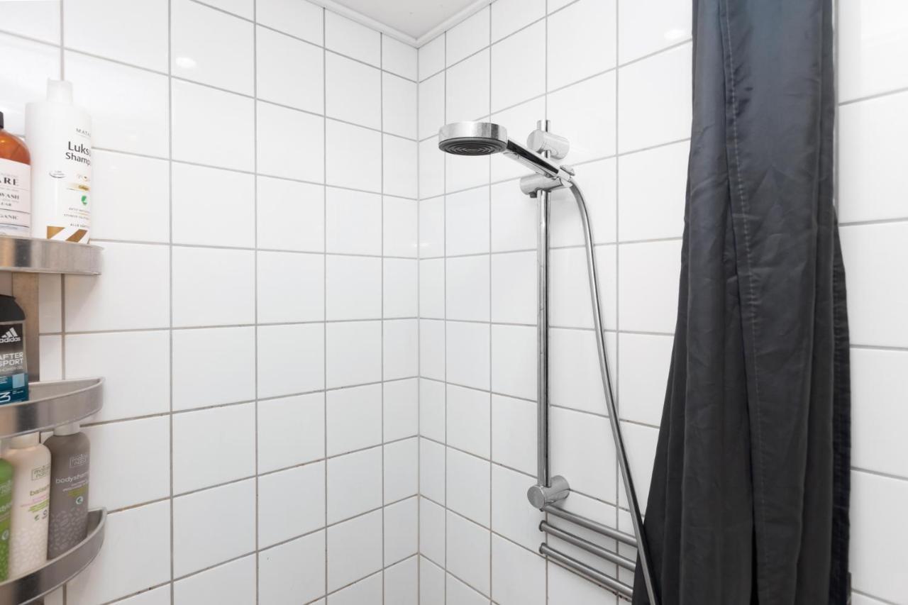 5 Min Fra Banegarden - Plads Til 4-Personer Apartment Aalborg Bagian luar foto