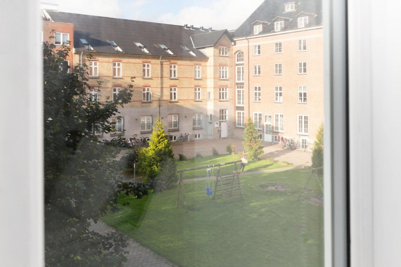 5 Min Fra Banegarden - Plads Til 4-Personer Apartment Aalborg Bagian luar foto