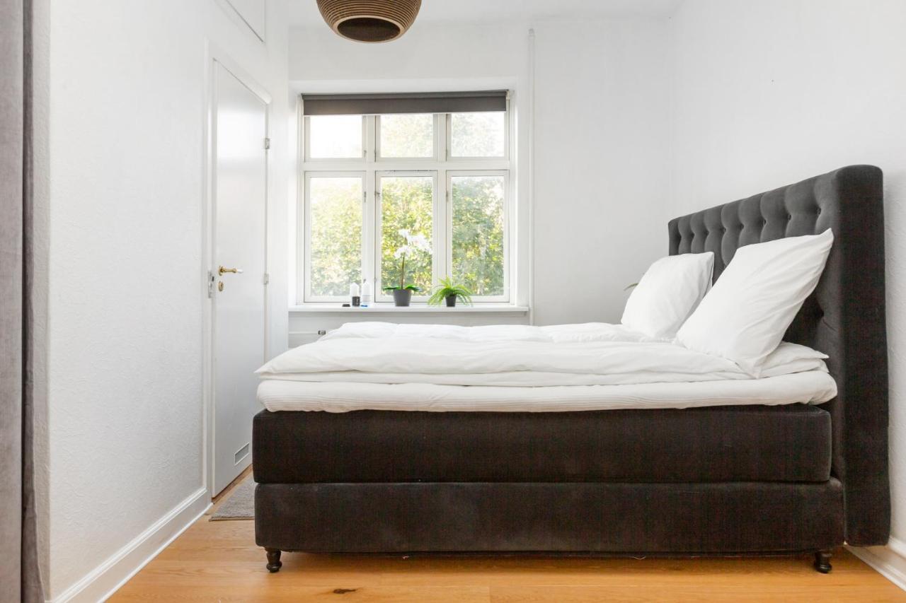 5 Min Fra Banegarden - Plads Til 4-Personer Apartment Aalborg Bagian luar foto