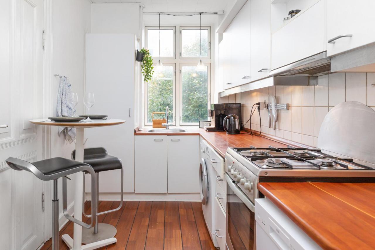 5 Min Fra Banegarden - Plads Til 4-Personer Apartment Aalborg Bagian luar foto